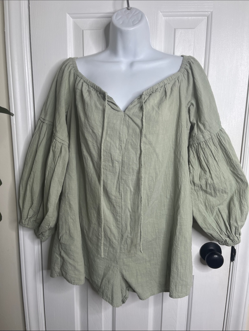 Petal & Pup Light Sage Romper with Pockets Billowy Sleeves Cotton Size Medium